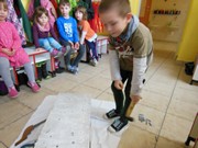 Šroubujeme, zatloukáme, vrtáme a řežeme -polytechnika ve školce